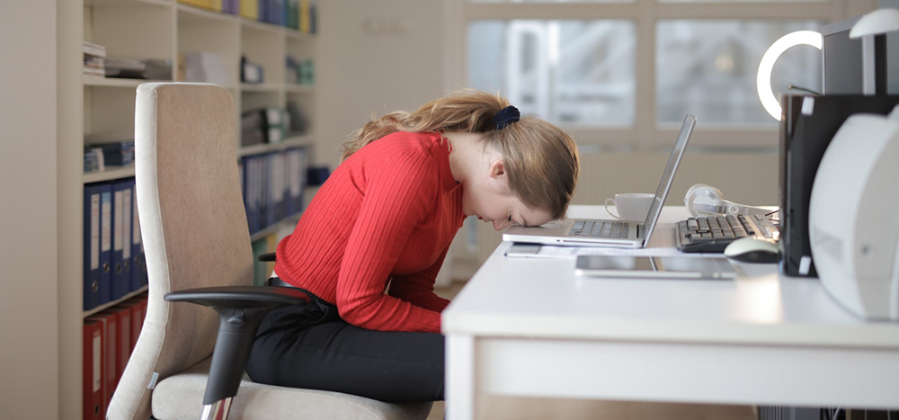 “Burnout”: ¿qué tan cerca estás de ‘quemarte’ en el trabajo?