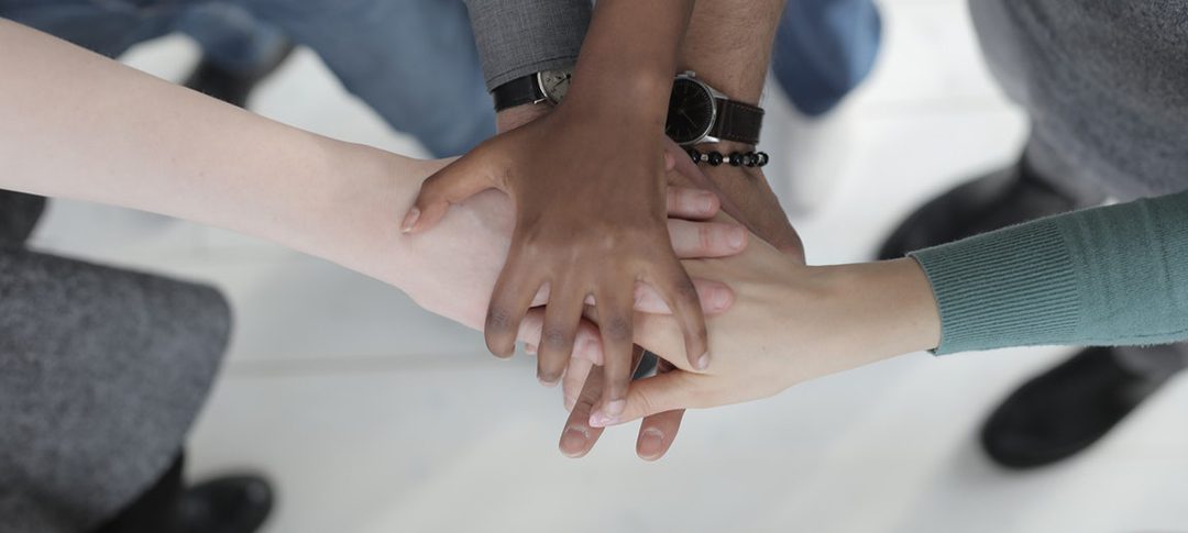 Las comunidades más unidas tienen menos tasas de infección (y menos muertes) por COVID-19: “All you need is Love”