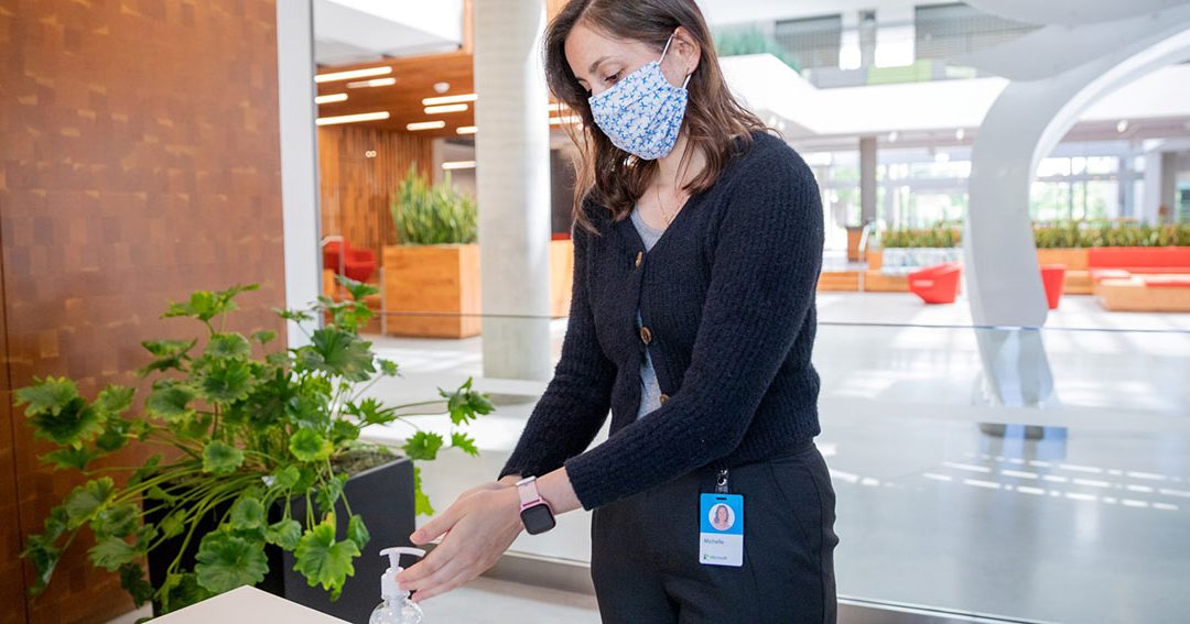Microsoft anuncia nuevo estudio y herramientas para fortalecer la fuerza laboral de primera línea