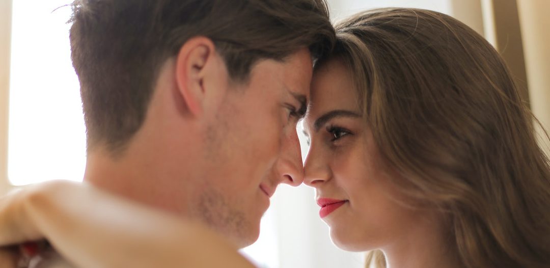 ¿Y vivieron felices por siempre? La satisfacción cambia a lo largo de la vida de la relación