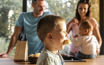 Comer en familia está en peligro de extinción, ¡pero los niños necesitan ese momento más que nunca!