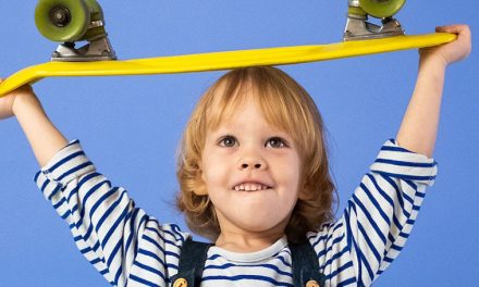 ¿Cómo enseñamos a los niños a tener vidas más alegres?