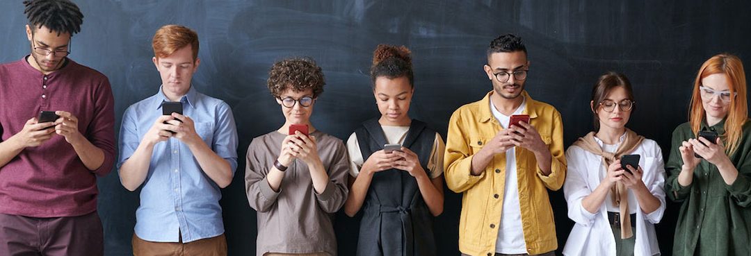 ¿Le duele la espalda o el cuello? Suelte el celular un rato