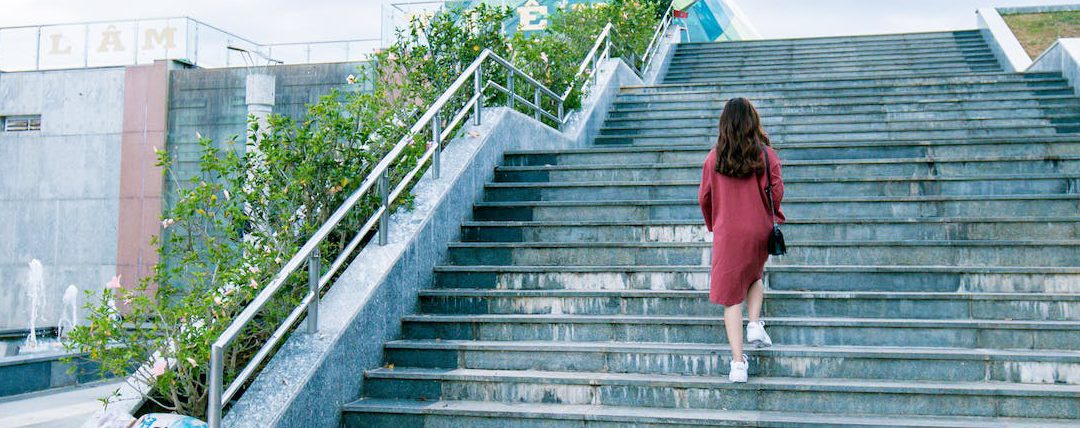 ¿No te gusta subir escaleras? conoce los beneficios que tiene para tu salud