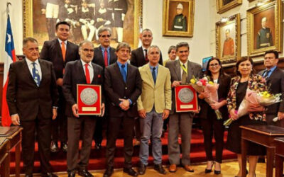 Cuerpo de Bomberos de Santiago rinde homenaje a Hospital Clínico de Mutual de Seguridad por cuidado a voluntarios